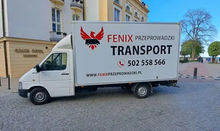 Fenix Przeprowadzki — samochód firmowy
